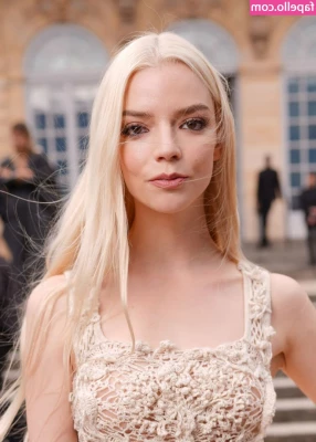 Anya Taylor-Joy [ anya-taylor-joy ] - Kiss me 💜