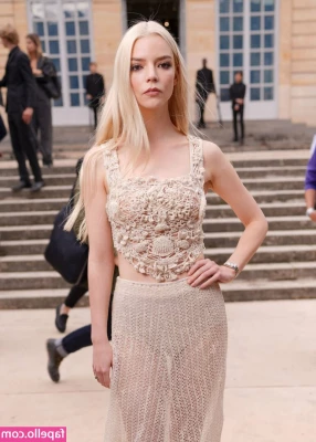 Anya Taylor-Joy [ anya-taylor-joy ] - Well  we re expecting 1 to 2 feet of snow where I am at  Keep me busy