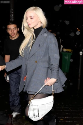 Anya Taylor-Joy [ anya-taylor-joy ] - HI WERE YOUR NAUGHTY NEIGHBORS   Paige is a naughty single mom who