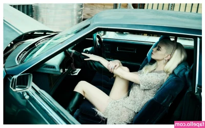 Anya Taylor-Joy [ anya-taylor-joy ] - Smoking while I m playing with myself