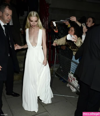Anya Taylor-Joy [ anya-taylor-joy ] - Naked and free in nature  Let s make a mess