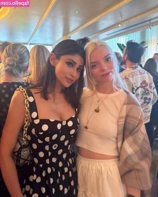 Anya Taylor-Joy [ anya-taylor-joy ] - Se oferă cineva