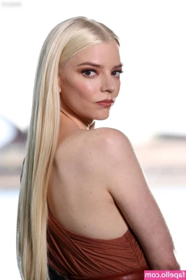 Anya Taylor-Joy [ anya-taylor-joy ] - do you want to fuck this creative ass  write in DM