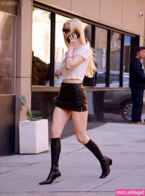 Anya Taylor-Joy [ anya-taylor-joy ] - Cum help me babe