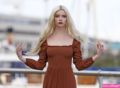 Anya Taylor-Joy [ anya-taylor-joy ] - I'm feeling lazy this morning 😉