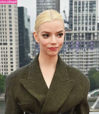 Anya Taylor-Joy [ anya-taylor-joy ] - 8 boosts in one day. I chug the last 3 of them, belch prolifically,