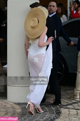 Anya Taylor-Joy [ anya-taylor-joy ] - Flirty fun
