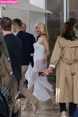 Anya Taylor-Joy [ anya-taylor-joy ] - Hello, yes, this is the real me