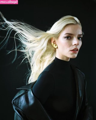 Anya Taylor-Joy [ anya-taylor-joy ] - A visit to the Eiffel Tower