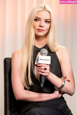 Anya Taylor-Joy [ anya-taylor-joy ] - Como van los resultados del gym
