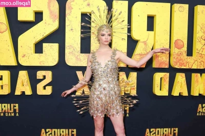 Anya Taylor-Joy [ anya-taylor-joy ] - Can anyone give me a hand with my sun burn   maybe a good rub with