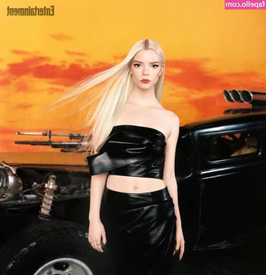 Anya Taylor-Joy [ anya-taylor-joy ] - WATCH ME play with myself while I insert my ass plug for the FIRST