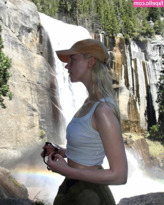 Anya Taylor-Joy [ anya-taylor-joy ] - Let me give you an unforgettable orgasm in the shower💦😈