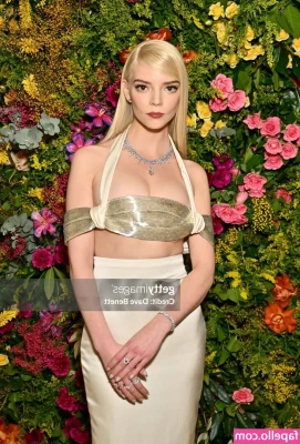 Anya Taylor-Joy [ anya-taylor-joy ] - Free Free Free    Hot blonde I m waiting for you so we can have a