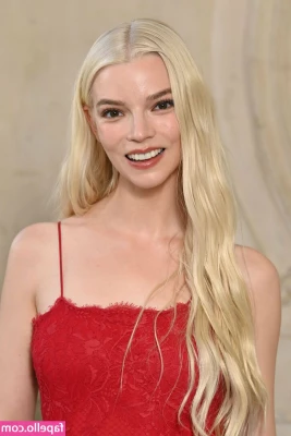 Anya Taylor-Joy [ anya-taylor-joy ] - Just a preview of a good stroking sesh