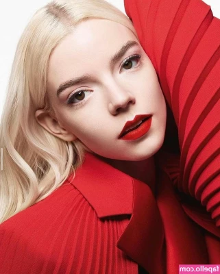 Anya Taylor-Joy [ anya-taylor-joy ] - No panties😏