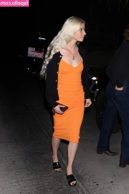 Anya Taylor-Joy [ anya-taylor-joy ] - Self quarantined I had to pull one out of me guys