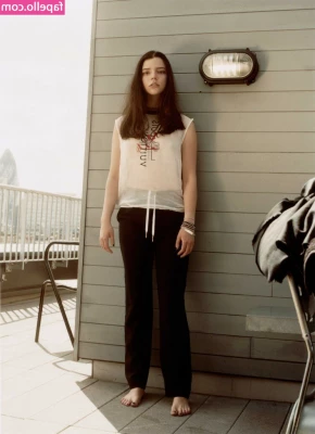Anya Taylor-Joy [ anya-taylor-joy ] - SS of the b/g video ;) part 1