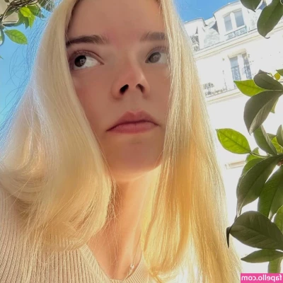 Anya Taylor-Joy [ anya-taylor-joy ] - Exercise and Kmart errands 💯💯