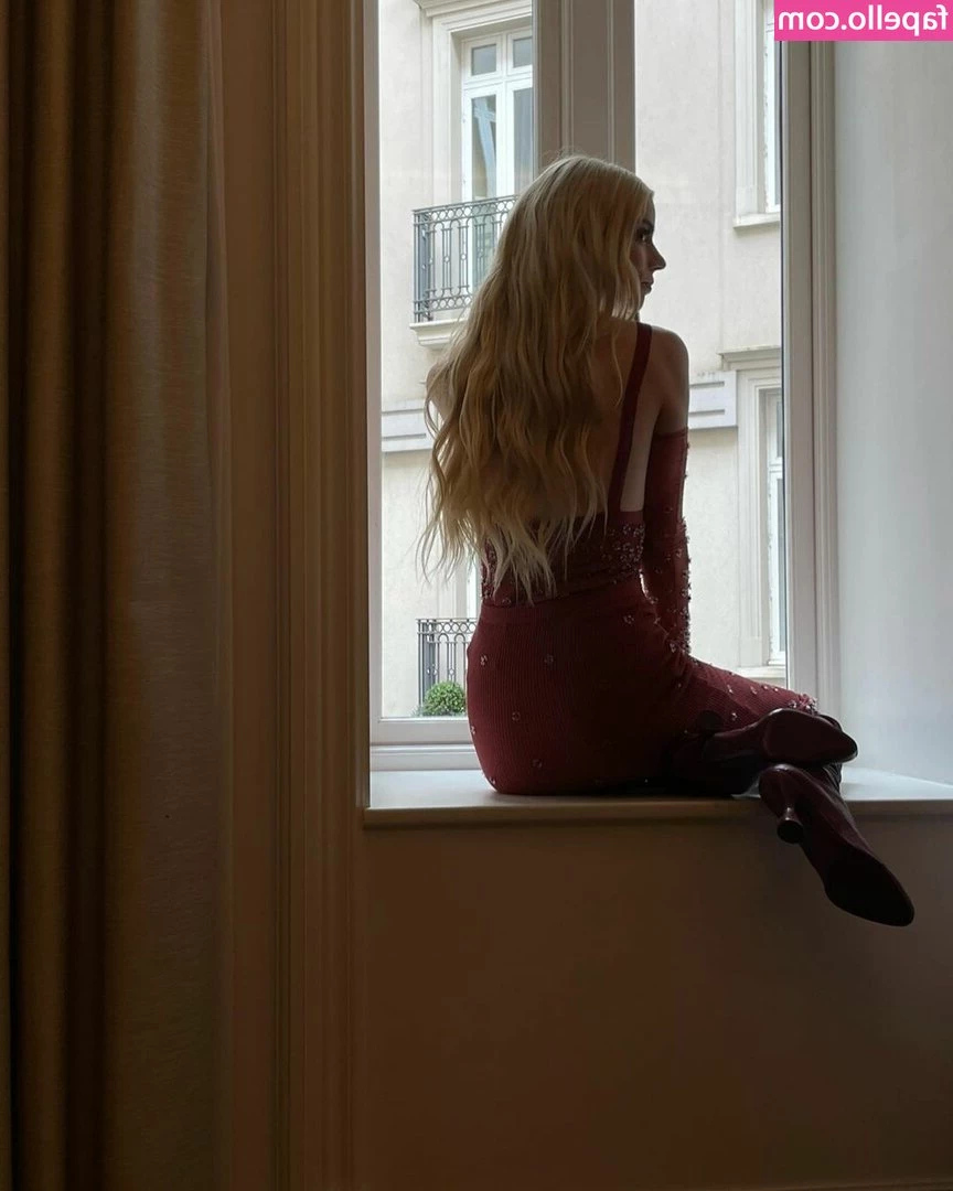 Anya Taylor-Joy [ anya-taylor-joy ] - panties OR