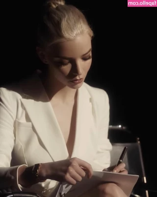 Anya Taylor-Joy [ anya-taylor-joy ] - Stroke to My dirty censored soles like the pathetic loser pig you are