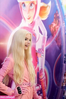 Anya Taylor-Joy [ anya-taylor-joy ] - Good mooorning! Say it backk >:)