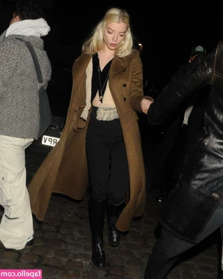 Anya Taylor-Joy [ anya-taylor-joy ] - DM for more part 1