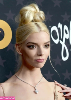 Anya Taylor-Joy [ anya-taylor-joy ] - Been working a lot this week No time for fun What do you like to do
