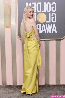 Anya Taylor-Joy [ anya-taylor-joy ] - How do I look?