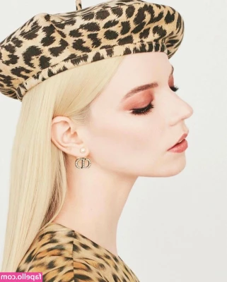 Anya Taylor-Joy [ anya-taylor-joy ] - Reach out part 1