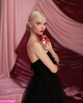 Anya Taylor-Joy [ anya-taylor-joy ] - here's your reminder to buy your fav spooky bitch a drink this