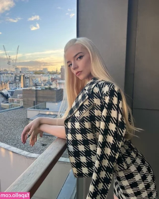 Anya Taylor-Joy [ anya-taylor-joy ] - Those moments when you want to be spanked