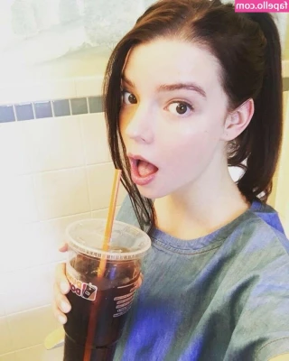 Anya Taylor-Joy [ anya-taylor-joy ] - I got what you need
