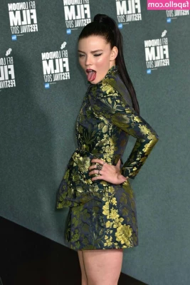 Anya Taylor-Joy [ anya-taylor-joy ] - I call this   sexy shot