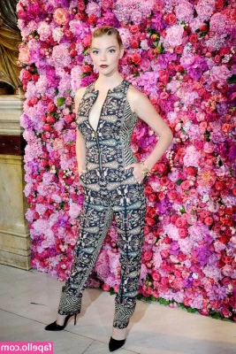 Anya Taylor-Joy [ anya-taylor-joy ] - Have y all met my Bestie Boo  I love her so  She is a fuckin  baddie 