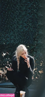 Anya Taylor-Joy [ anya-taylor-joy ] - Feeling extra horny. Wanted to have someone rub on my thighs and just