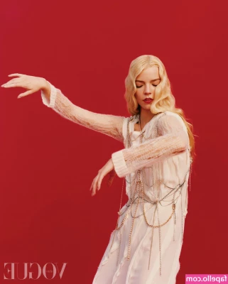 Anya Taylor-Joy [ anya-taylor-joy ] - 𝐡𝐚𝐩𝐩𝐲 𝐬𝐮𝐧𝐝𝐚𝐲 ☀️💕