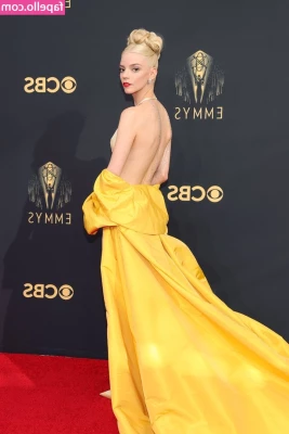 Anya Taylor-Joy [ anya-taylor-joy ] - Just wante to make you laugh 😂