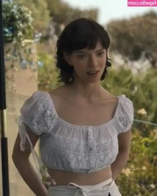 Anya Taylor-Joy [ anya-taylor-joy ] - Would you like to see me show of my pink nipples