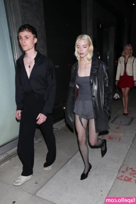 Anya Taylor-Joy [ anya-taylor-joy ] - Gym slut!!