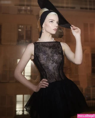 Anya Taylor-Joy [ anya-taylor-joy ] - Hace calor
