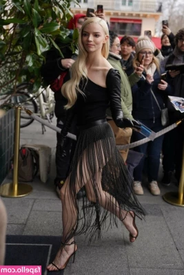 Anya Taylor-Joy [ anya-taylor-joy ] - vocês pediram conteúdo sem maquiagem e eu to fazendo estão gostando