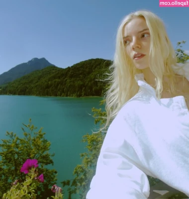 Anya Taylor-Joy [ anya-taylor-joy ] - From 3th of October I will be back here in both my profiles offering
