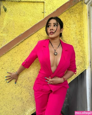 Sofia Ansari [ sofia-ansari ] - Culo moreno y rico    que más quieres
