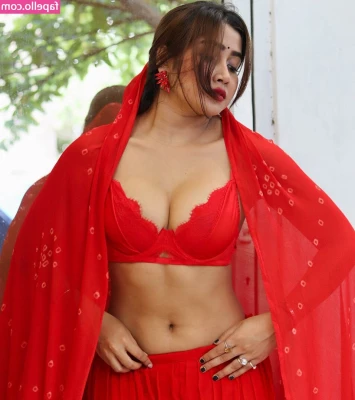 Sofia Ansari [ sofia-ansari ] - If you want to hear the instructions I gifted my last sub in a