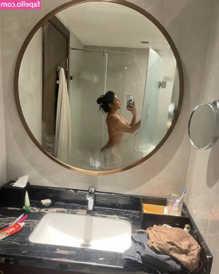 Sofia Ansari [ sofia-ansari ] - Can you Tell I'm Dutch..?😏🍑