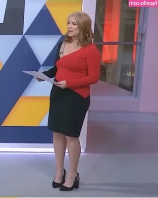 Sarah-Jane Mee [ sarah-jane-mee ] - My big shirt hides some big surprises ;)
