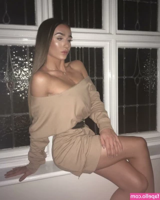 Reece Oliver [ reece-oliver ] - I spotted my first victim this week  I think my victim is reading