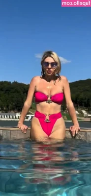 Elena Filonova [ elena-filonova ] - I'm horny wanting to masturbate, can you help me on a videocall?