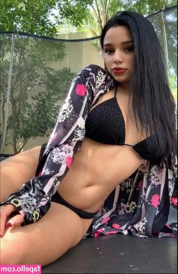 Aleida Ramirez [ aleida-ramirez ] - I told you that it would be coming off for you 😉